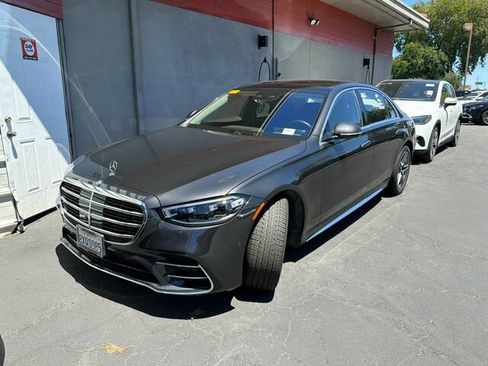 Used 2021 Mercedes-Benz S 580 4MATIC Sedan image 2