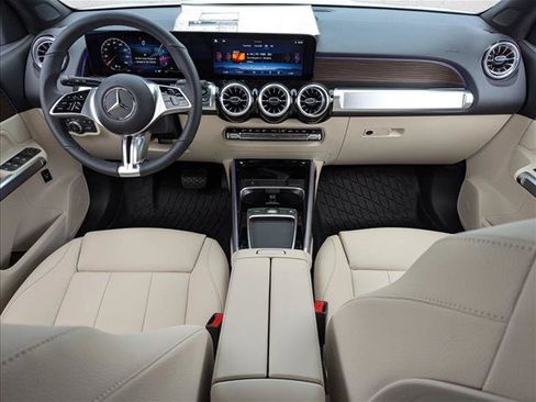Used 2026 Mercedes-Benz GLB 250 image 12