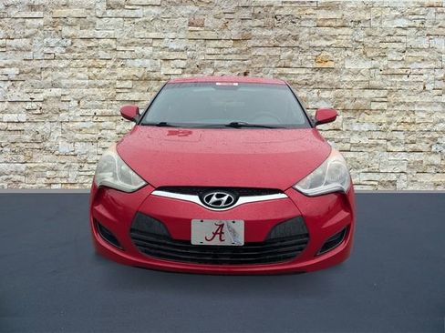 Used 2016 Hyundai Veloster FWD image 3