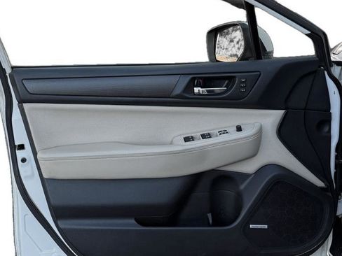 Used 2017 Subaru Legacy 2.5i Limited image 14