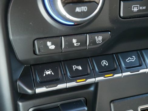 Used 2021 Chevrolet Silverado 1500 High Country image 27