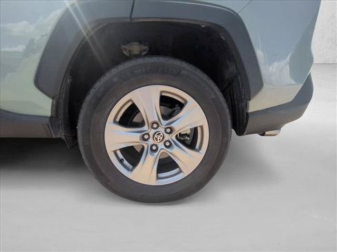 Used 2022 Toyota RAV4 XLE w/ Convenience Package FWD image 14