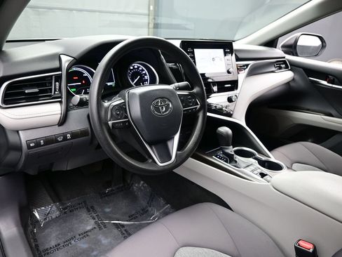 Used 2022 Toyota Camry LE FWD image 13