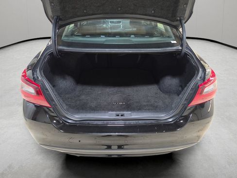 Used 2018 Nissan Altima 2.5 SR w/ SR Midnight Edition FWD image 10