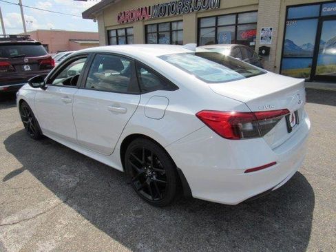 Used 2023 Honda Civic Sport image 5