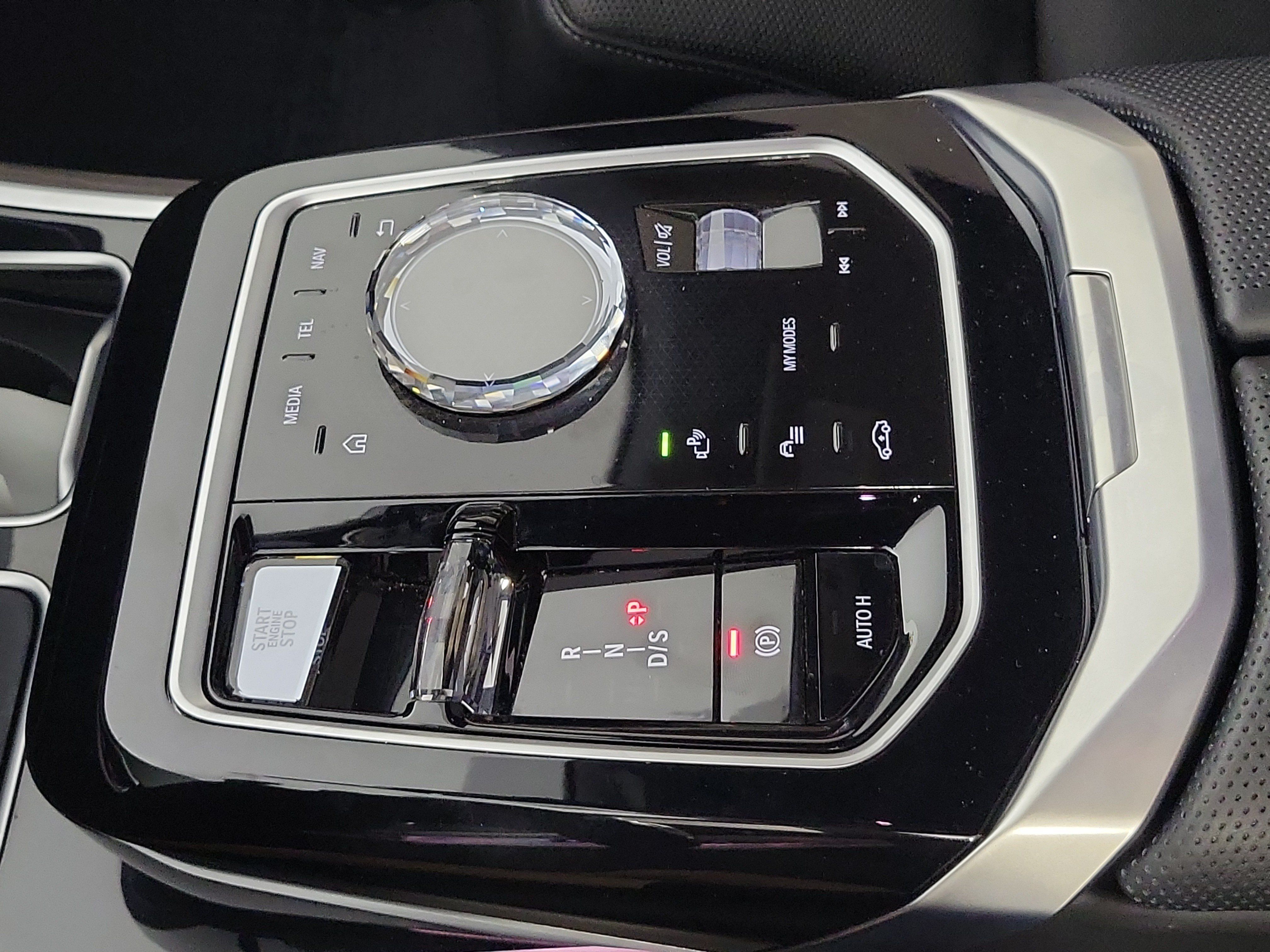 Certified 2023 BMW 760i xDrive AWD/4WD image 15