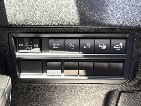 Used 2024 Toyota Tundra Limited AWD/4WD image 48
