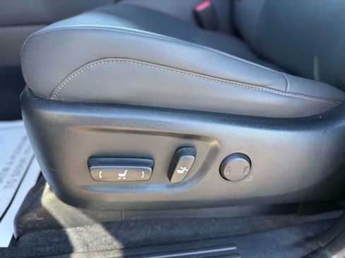 Used 2019 Lexus GX 460 image 35