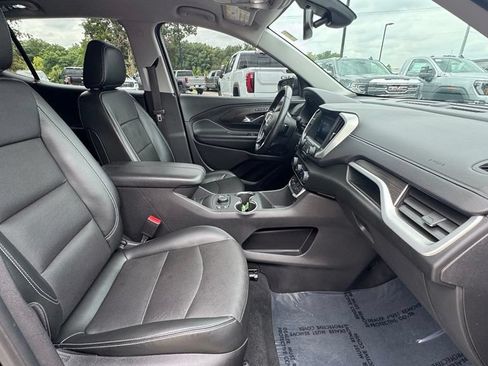 Used 2022 GMC Terrain SLT w/ Elevation Edition FWD image 10