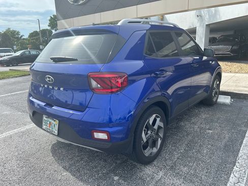 Used 2024 Hyundai Venue SEL FWD image 9