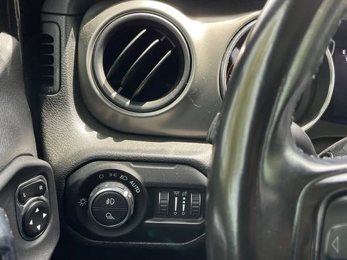 Used 2022 Jeep Gladiator Sport AWD/4WD image 12