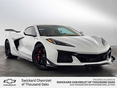 Used 2023 Chevrolet Corvette Z06 w/ Z07 Performance Package image 1