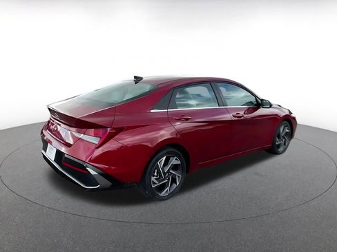 Used 2025 Hyundai Elantra Limited image 15