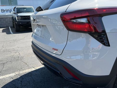 Used 2026 Chevrolet Trax RS image 12