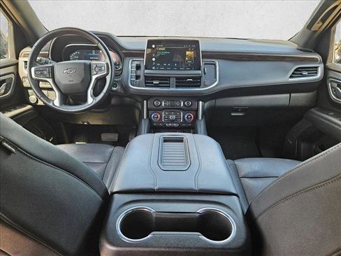 Used 2022 Chevrolet Tahoe Z71 w/ Luxury Package AWD/4WD image 17