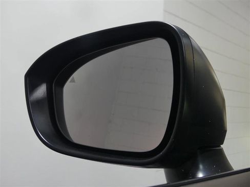 Used 2023 Nissan Rogue S AWD/4WD image 13