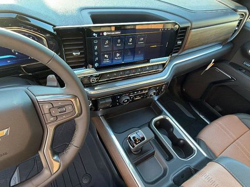 New 2026 Chevrolet Silverado 1500 High Country w/ High Country Premium Package AWD/4WD image 5