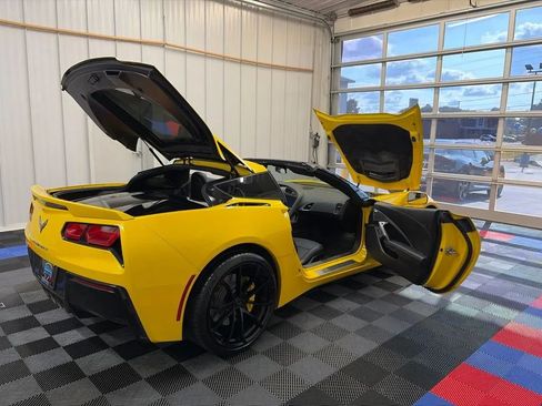 Used 2015 Chevrolet Corvette Stingray Coupe RWD image 16