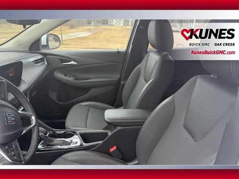 Used 2025 Buick Encore GX Preferred image 6