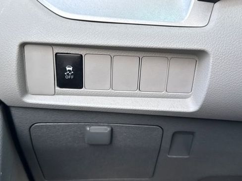 Used 2019 Toyota Sienna L image 27