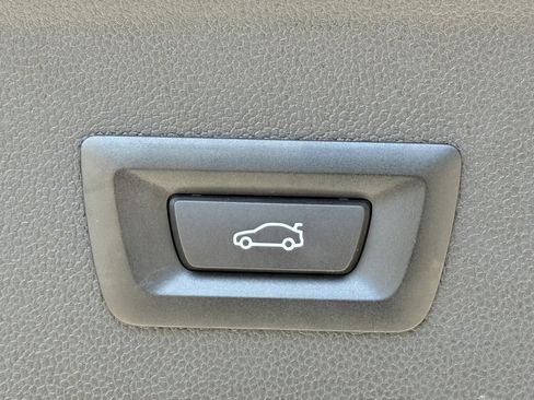 Used 2025 BMW iX xDrive50 w/ Sport Package image 16