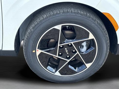 New 2025 Kia Soul EX image 9