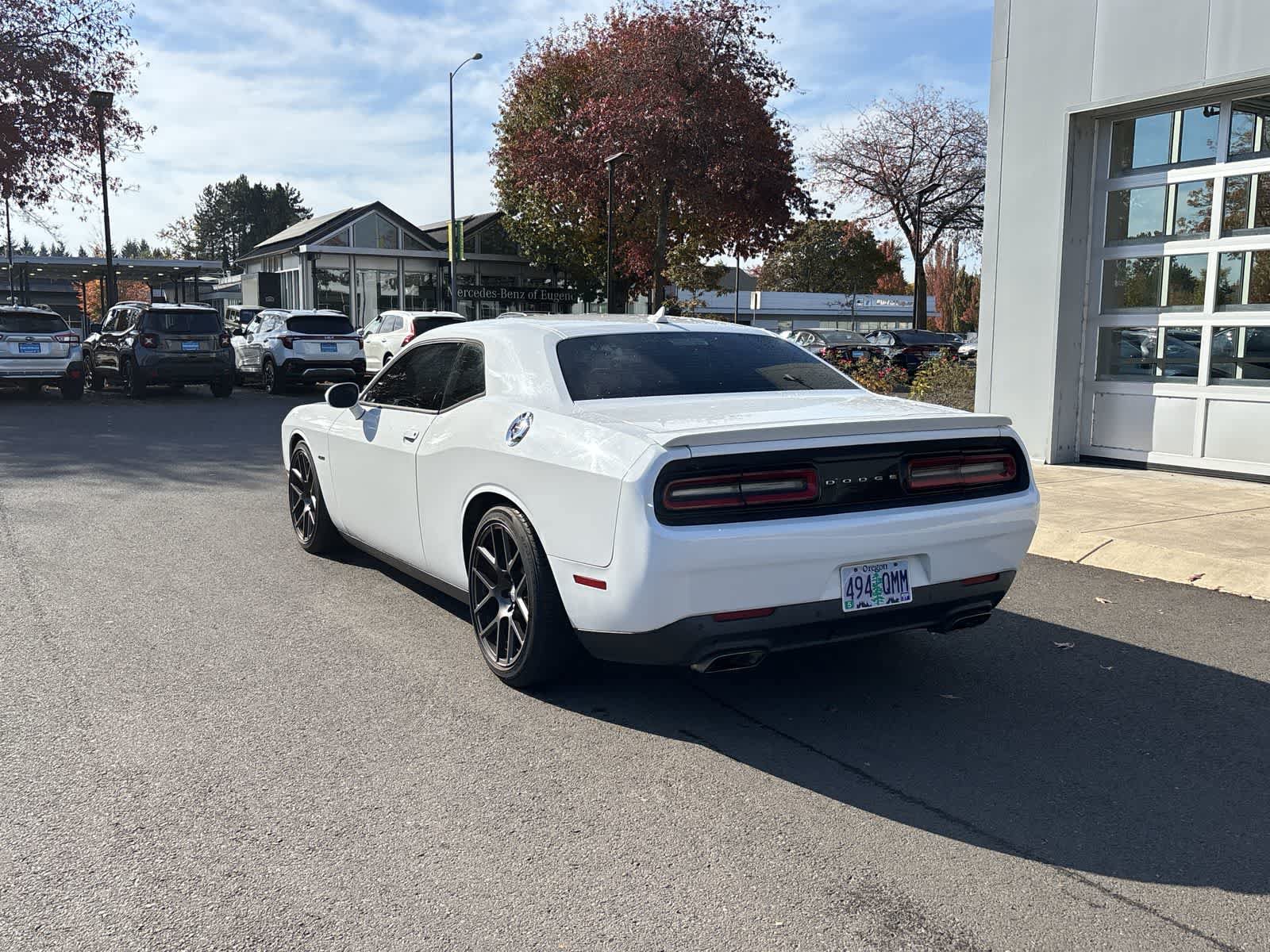 Used 2016 Dodge Challenger R/T w/ Driver Convenience Group RWD image 3