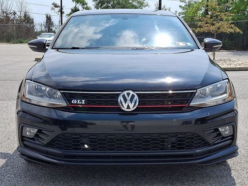 Used 2017 Volkswagen Jetta GLI FWD image 2