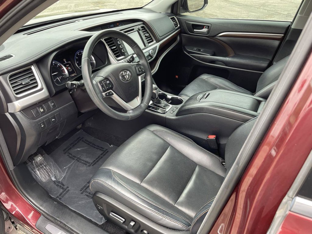 Used 2016 Toyota Highlander Limited FWD image 18