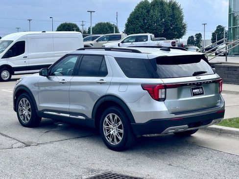 Used 2025 Ford Explorer Active w/ Active Comfort Package AWD/4WD image 4