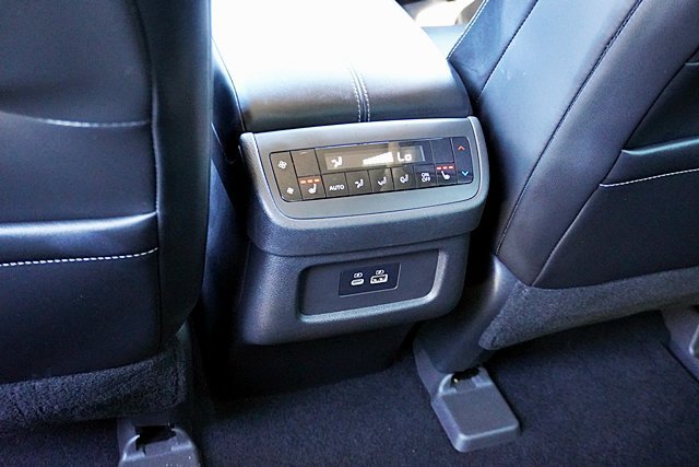 Used 2022 Nissan Pathfinder SL w/ SL Premium Package FWD image 31