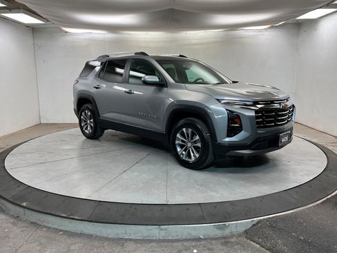 Certified 2025 Chevrolet Equinox LT w/ Convenience Package II image 8