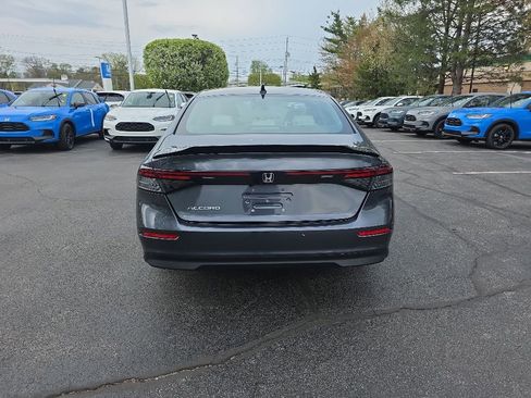 Certified 2025 Honda Accord SE image 7