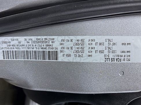 Used 2017 Dodge Grand Caravan SE image 31