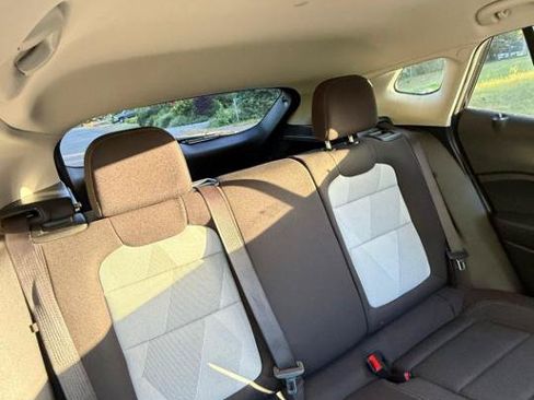 Used 2025 Chevrolet Trax LS FWD image 4