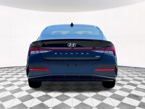 New 2025 Hyundai Elantra SEL image 10