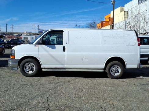 Used 2017 GMC Savana 2500 2500 image 4