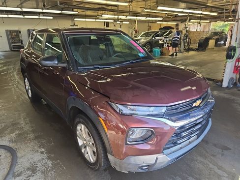 Used 2022 Chevrolet TrailBlazer LS AWD/4WD image 2