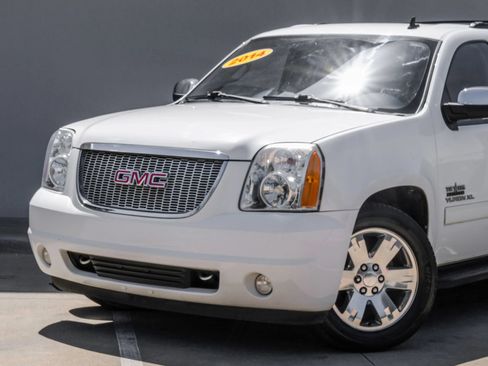 Used 2014 GMC Yukon XL SLT w/ Texas Edition RWD image 7