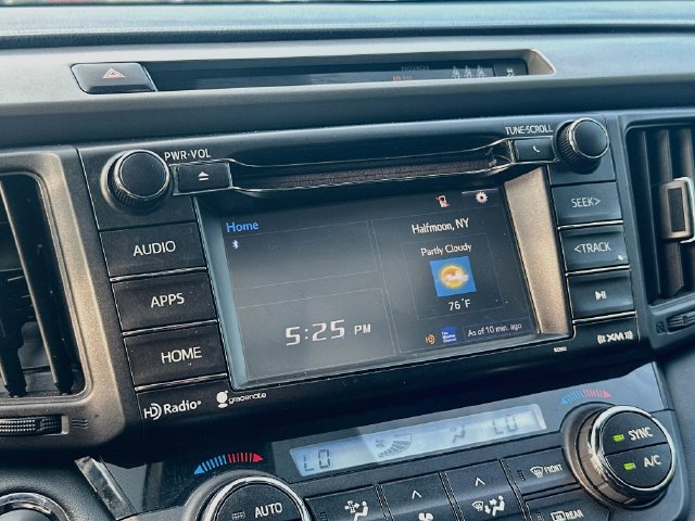 Used 2018 Toyota RAV4 XLE AWD/4WD image 14