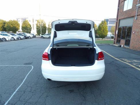 Used 2014 Volkswagen Passat 1.8T SE image 9