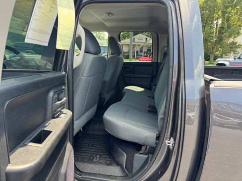 Used 2015 RAM 1500 Express AWD/4WD image 12