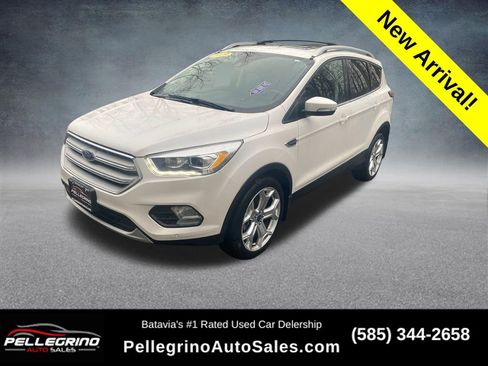 Used 2019 Ford Escape Titanium image 1