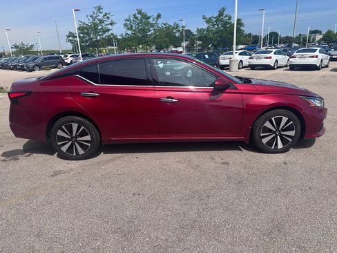 Used 2020 Nissan Altima 2.5 SV AWD/4WD image 4