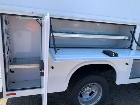 New 2024 Chevrolet Express 3500 w/ Power Convenience Package image 24