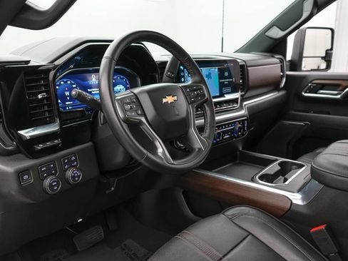 Used 2024 Chevrolet Silverado 2500 High Country w/ Technology Package AWD/4WD image 14