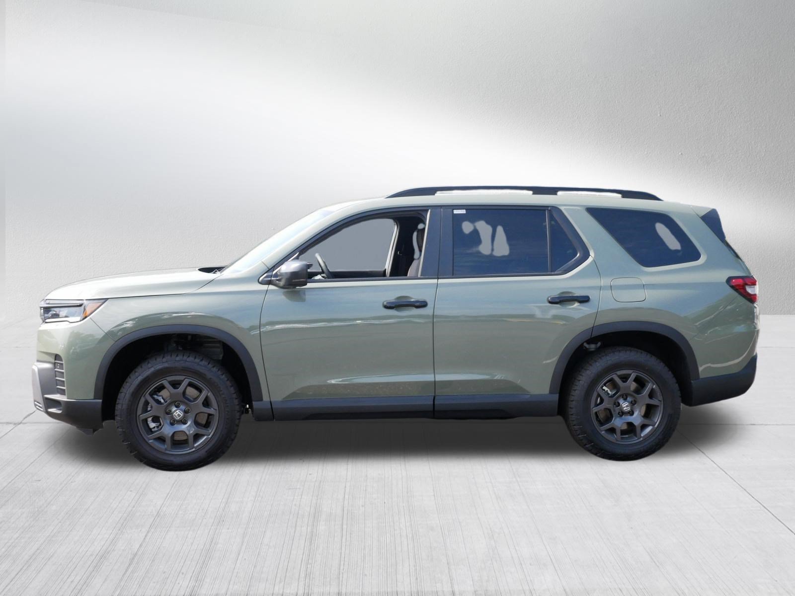 Certified 2026 Honda Pilot TrailSport image 4