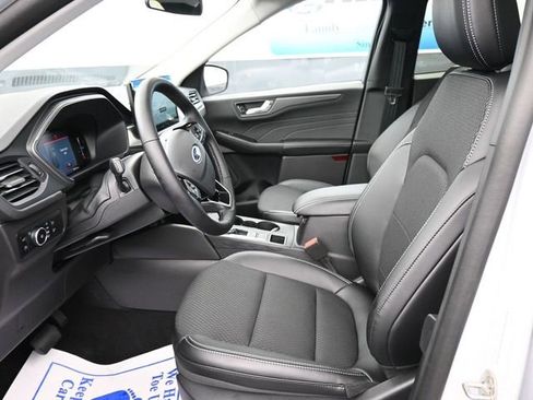 New 2025 Ford Escape SE image 13