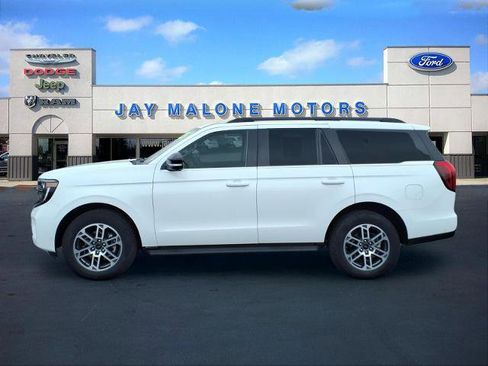 Certified 2025 Ford Expedition Active image 5