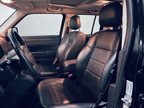 Used 2016 Jeep Patriot High Altitude FWD image 17